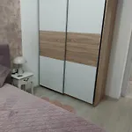 Solid Resindence Butoaie Apartman