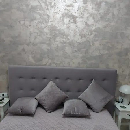 Solid Resindence Butoaie Apartman *