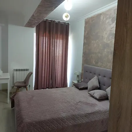 Solid Resindence Butoaie Apartman *