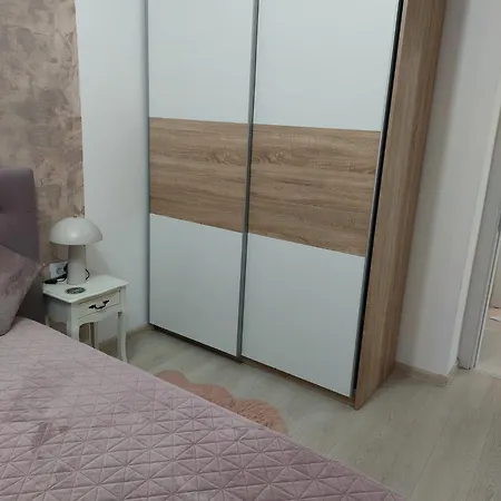 Solid Resindence Butoaie Apartman