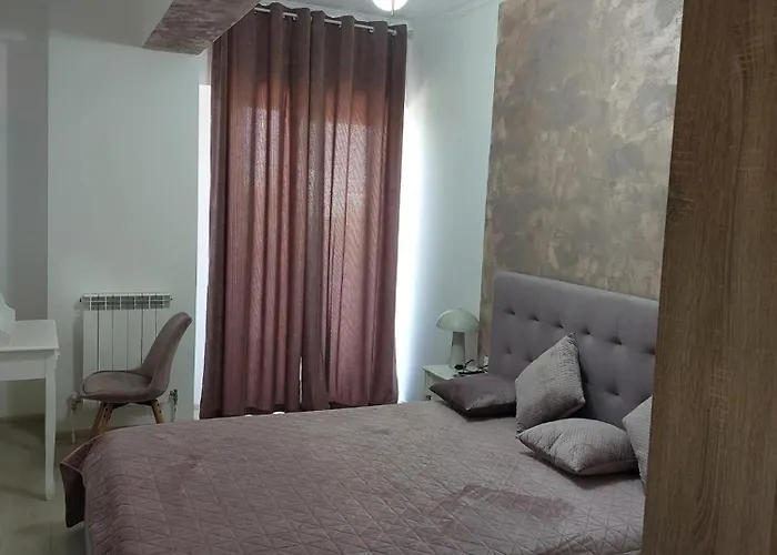 Solid Resindence Butoaie Apartmán *